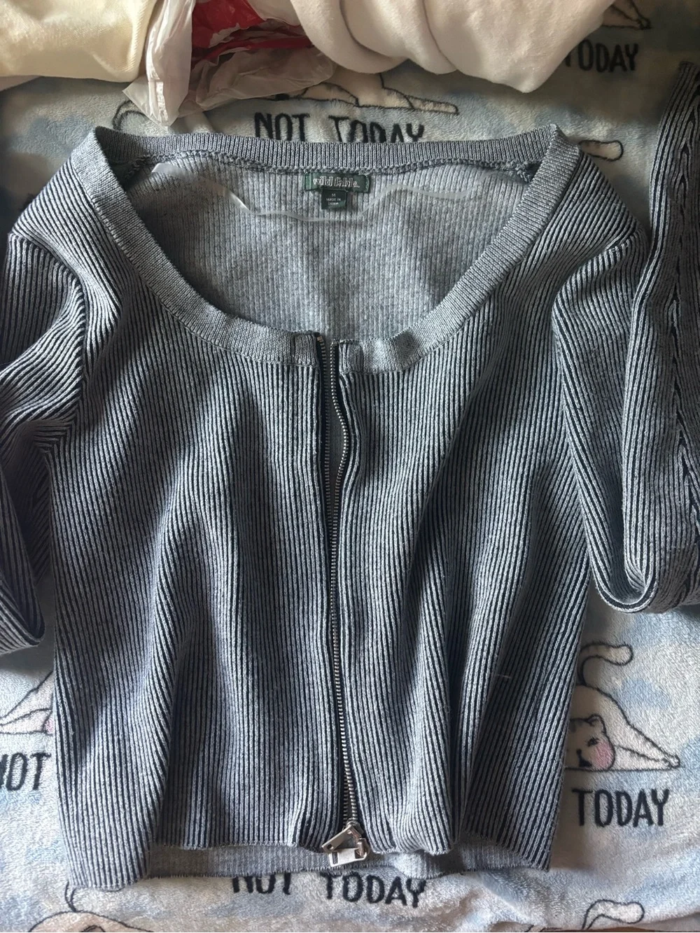 wild fable Gray Ribbed Zip-Front Scoop Neck Sweater
